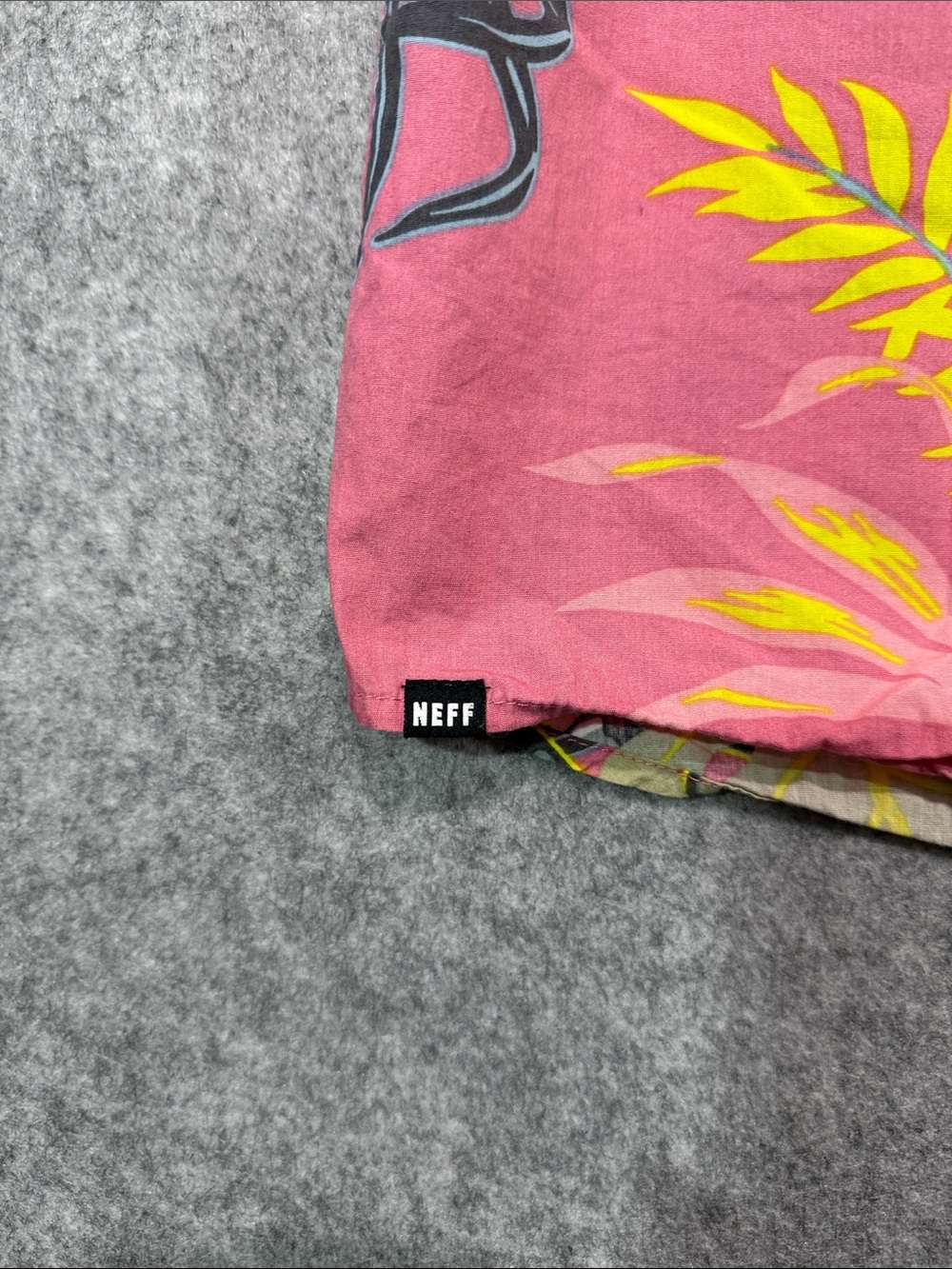 Neff Button Down Shirt - Mens M - Pink Cheetah Palm Bright Beach Pool Party - Picture 9 of 10